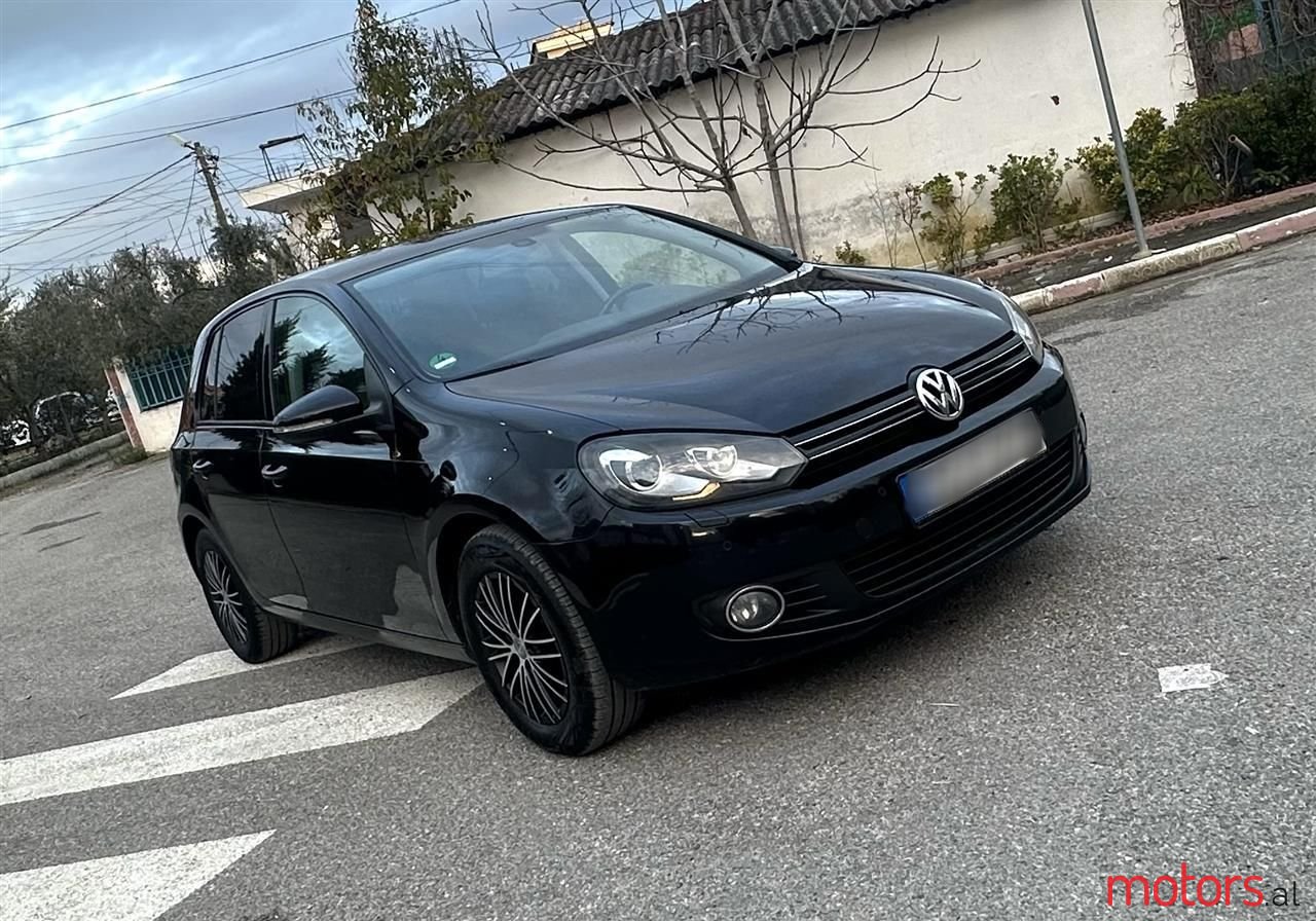 2009' Volkswagen Golf photo #1