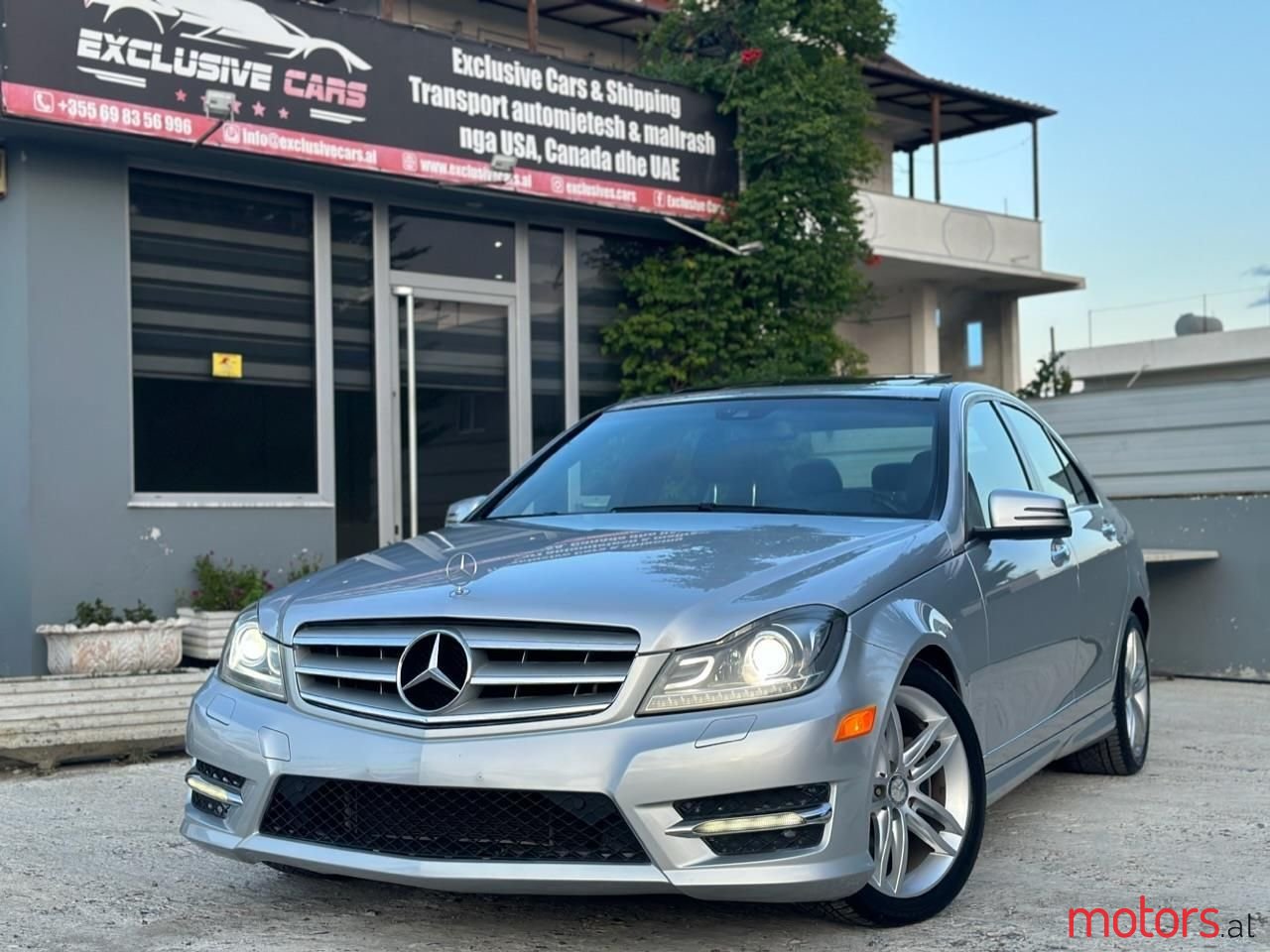 2012' Mercedes-Benz C 300 photo #1