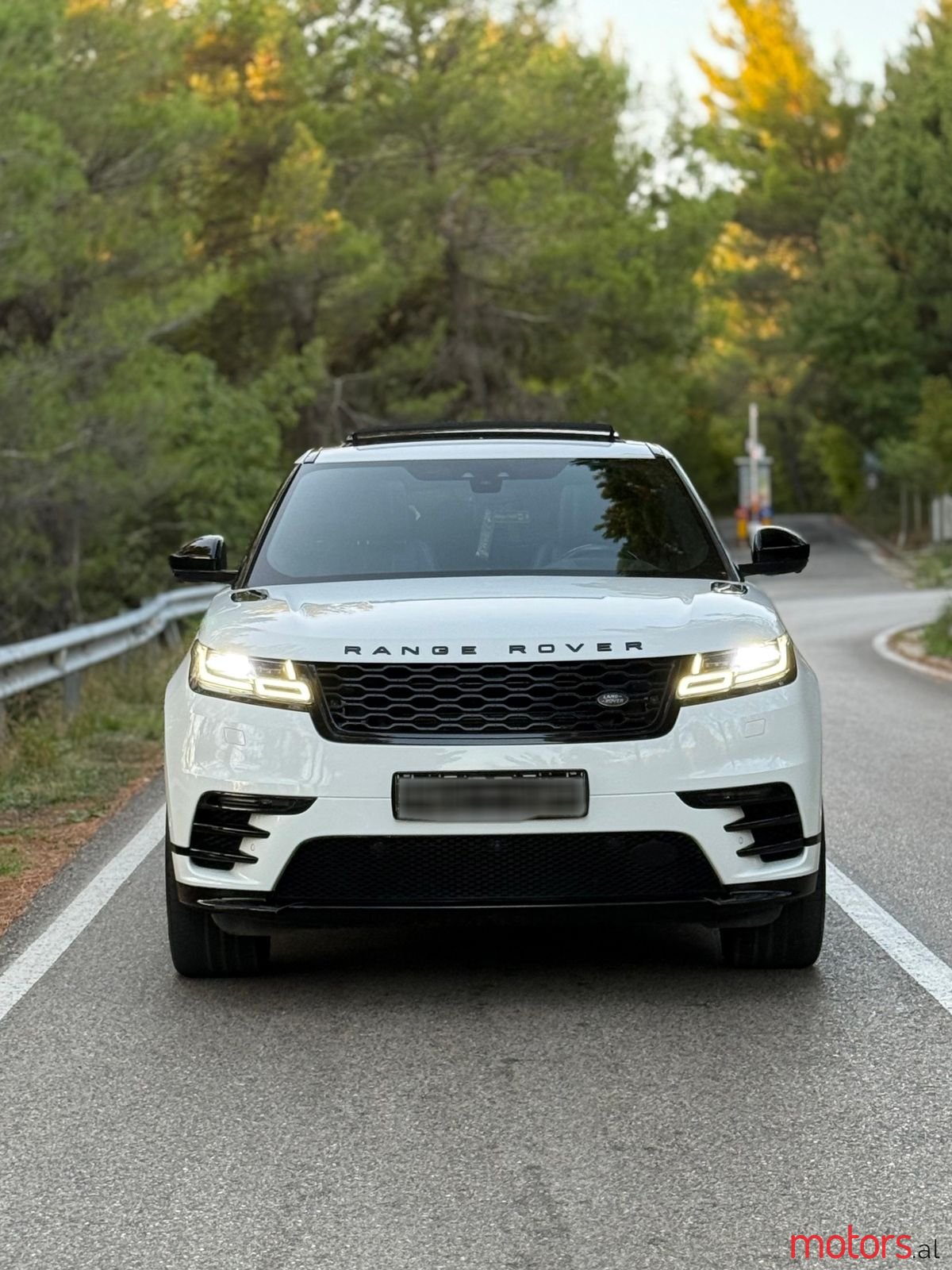 2019' Land Rover Range Rover Velar photo #2