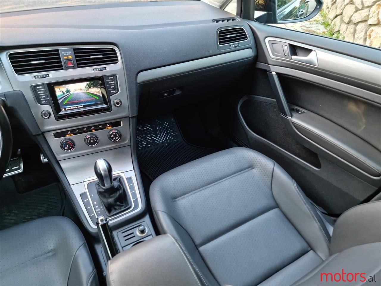 2015' Volkswagen Golf photo #4