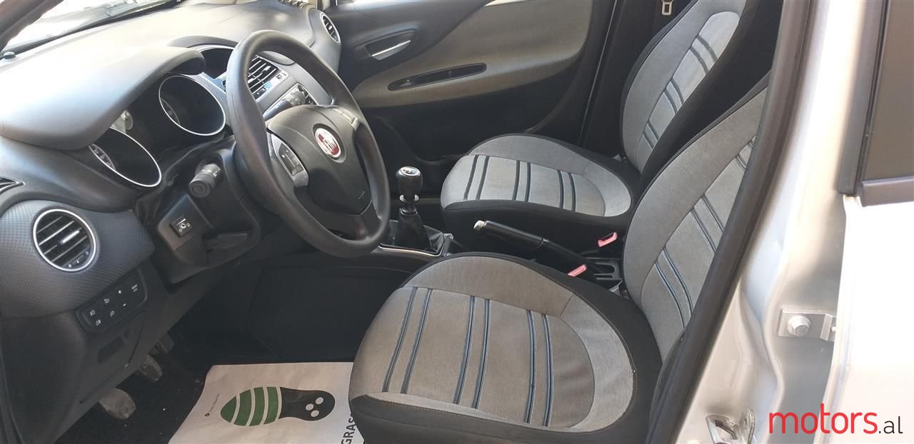 2010' Fiat Grande Punto photo #3