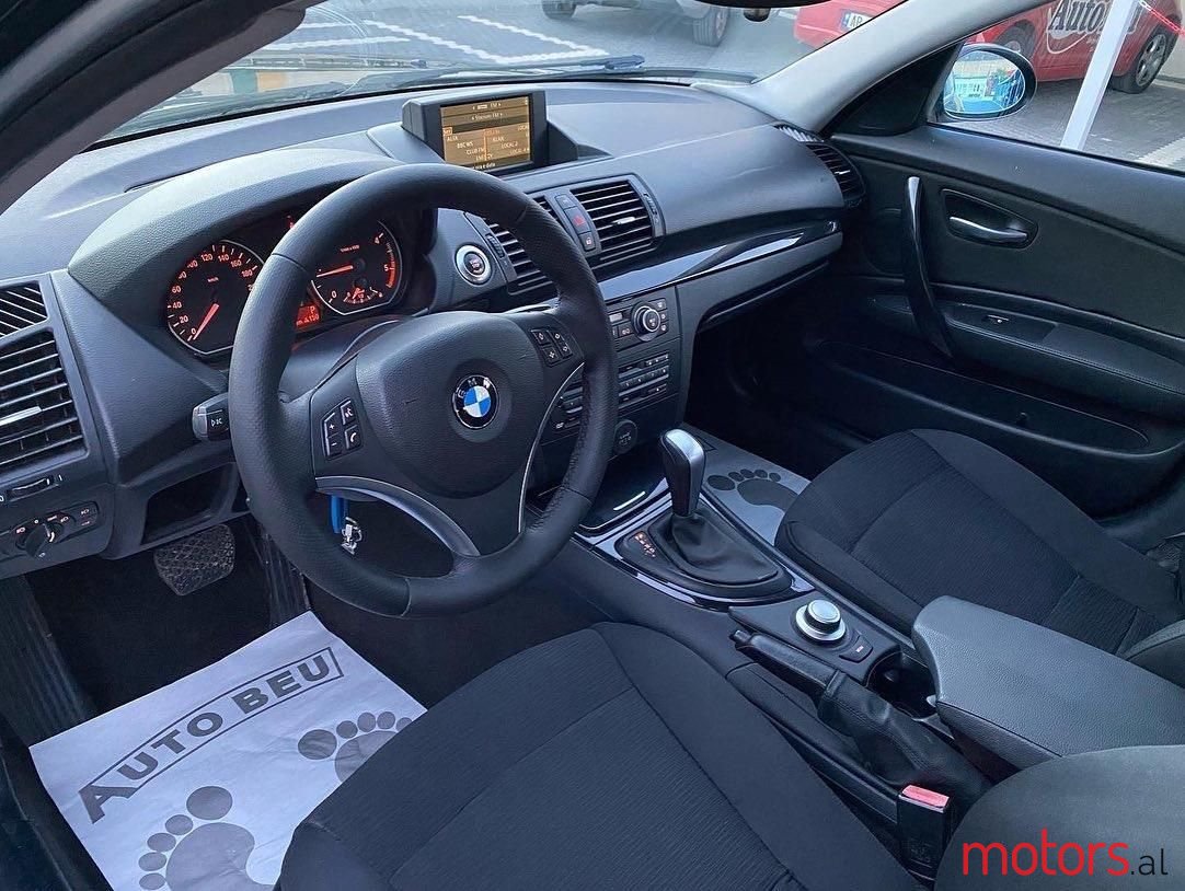 2008' BMW 120 photo #5