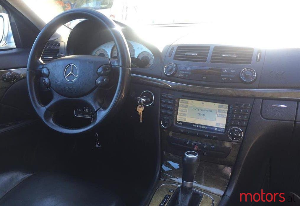 2008' Mercedes-Benz E 280 photo #1