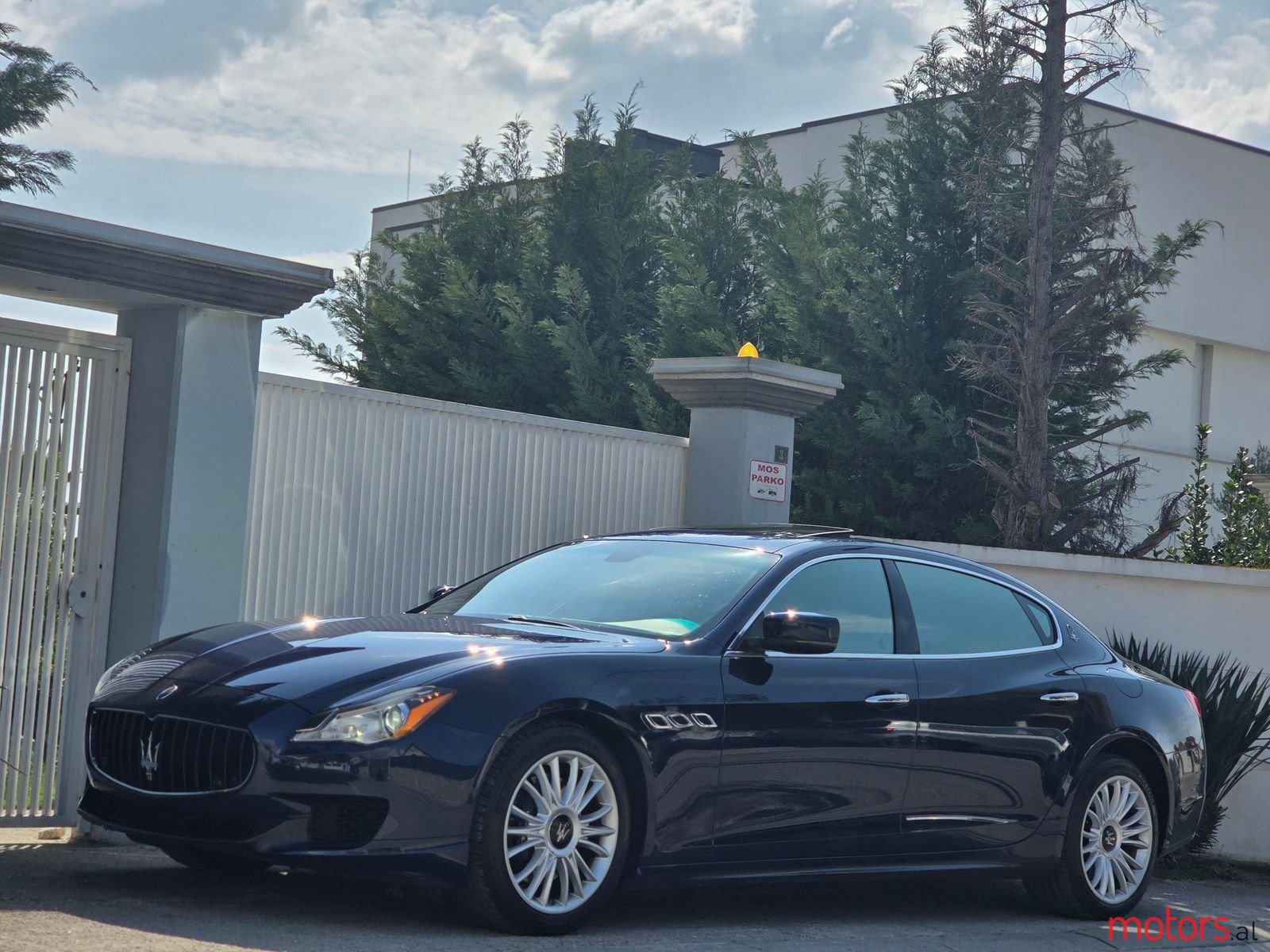 2015' Maserati Quattroporte photo #1