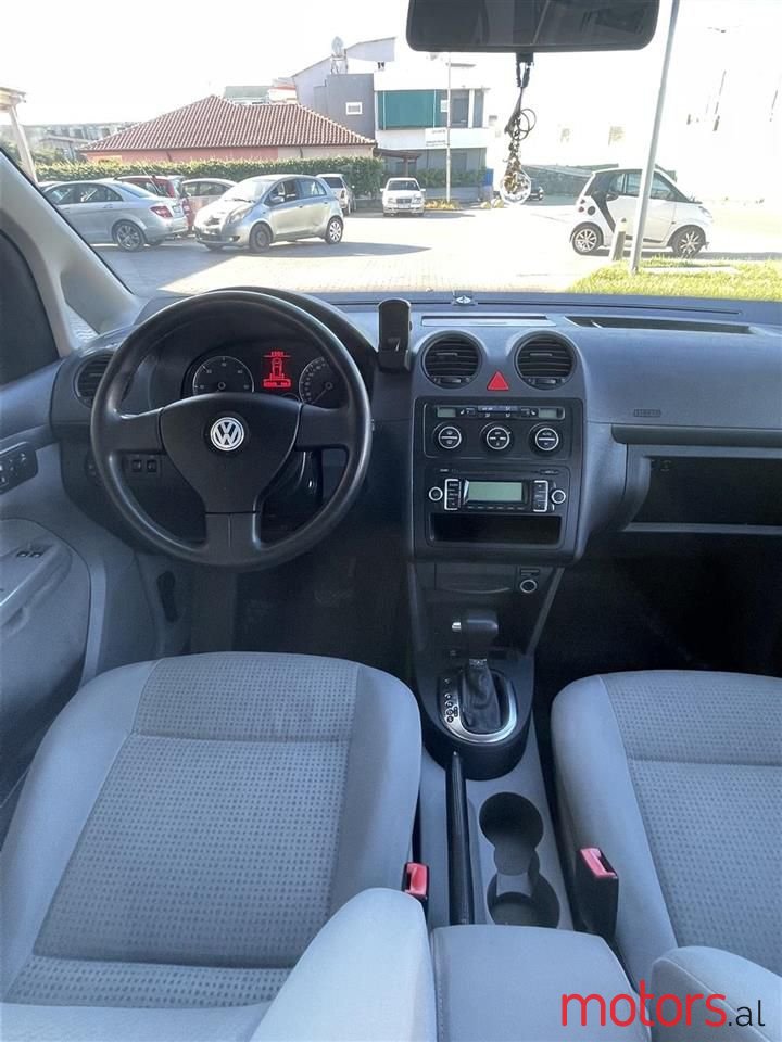 2009' Volkswagen Caddy photo #2