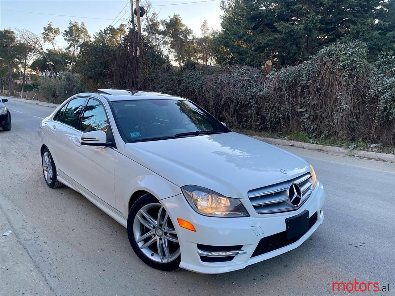 2012' Mercedes-Benz C 300 photo #2