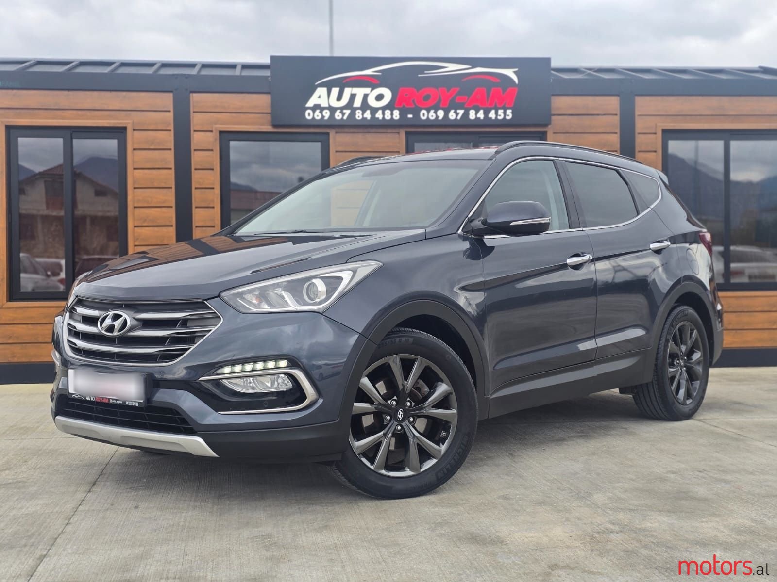 2015' Hyundai Santa Fe photo #2