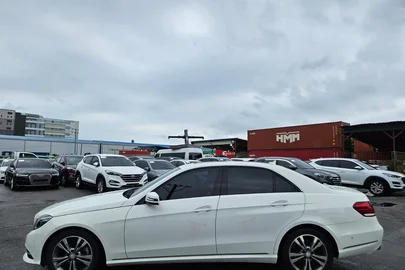 2016' Mercedes-Benz E 220
