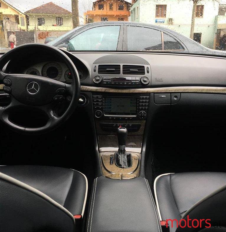 2007' Mercedes-Benz E 220 photo #1