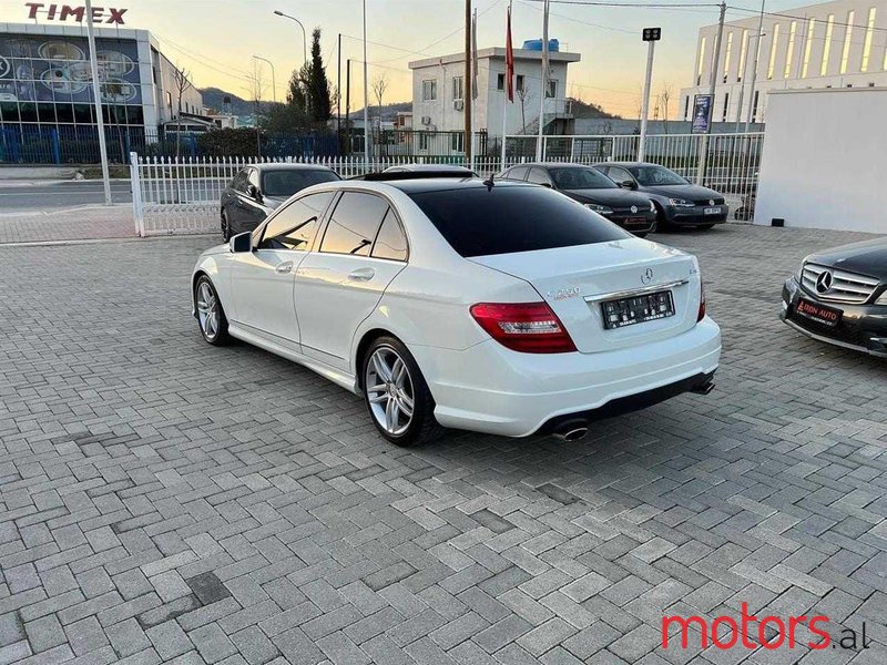 2012' Mercedes-Benz C 250 photo #4