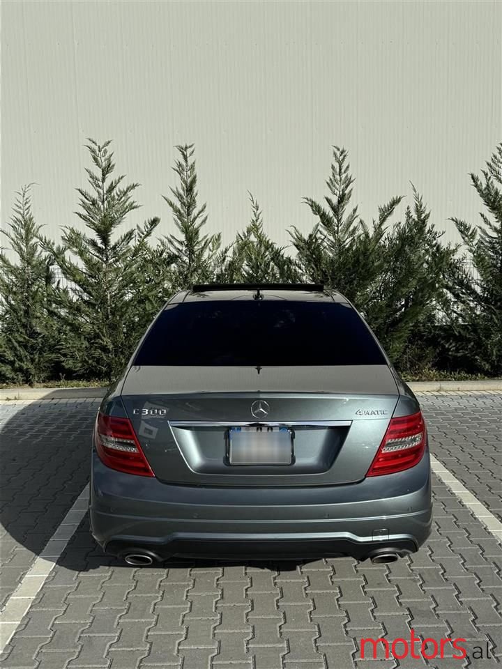 2012' Mercedes-Benz C 300 photo #2