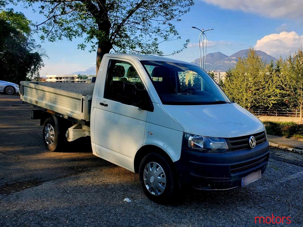 2012' Volkswagen T5 Transporter photo #3