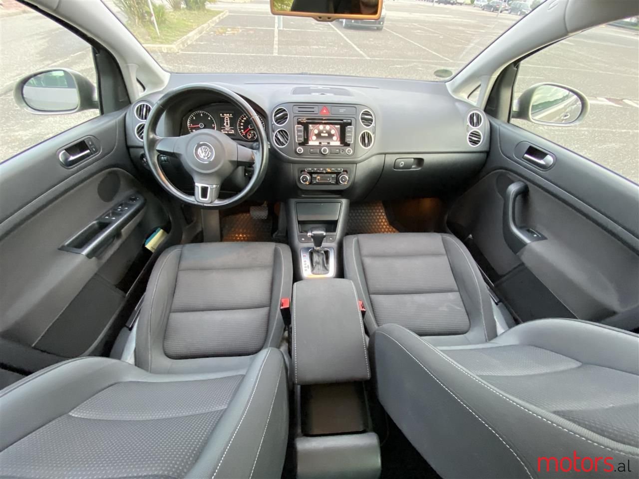 2011' Volkswagen Golf Plus photo #6