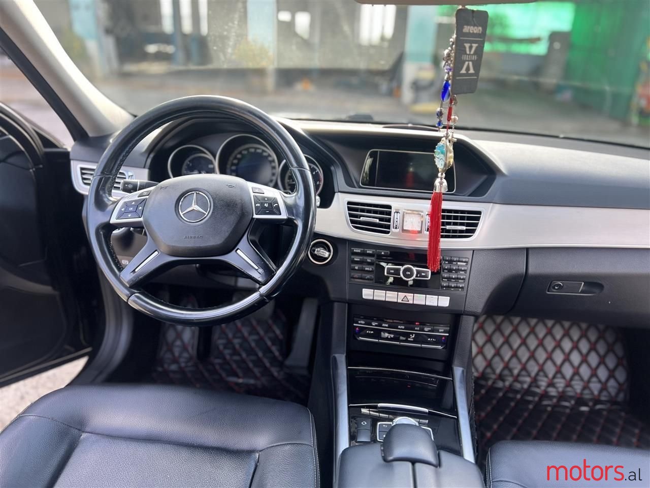 2014' Mercedes-Benz E 220 photo #4