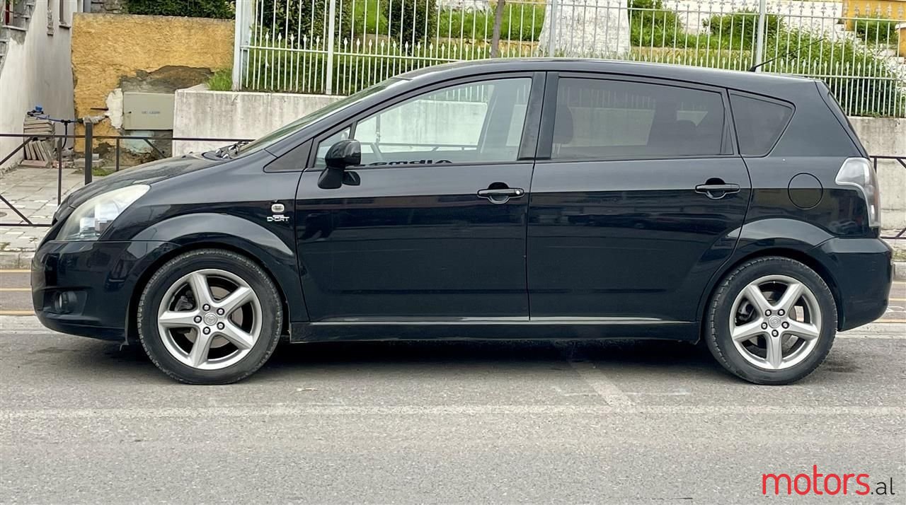 2007' Toyota Corolla Verso photo #1