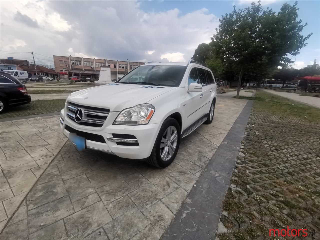 2012' Mercedes-Benz GL 350 photo #3