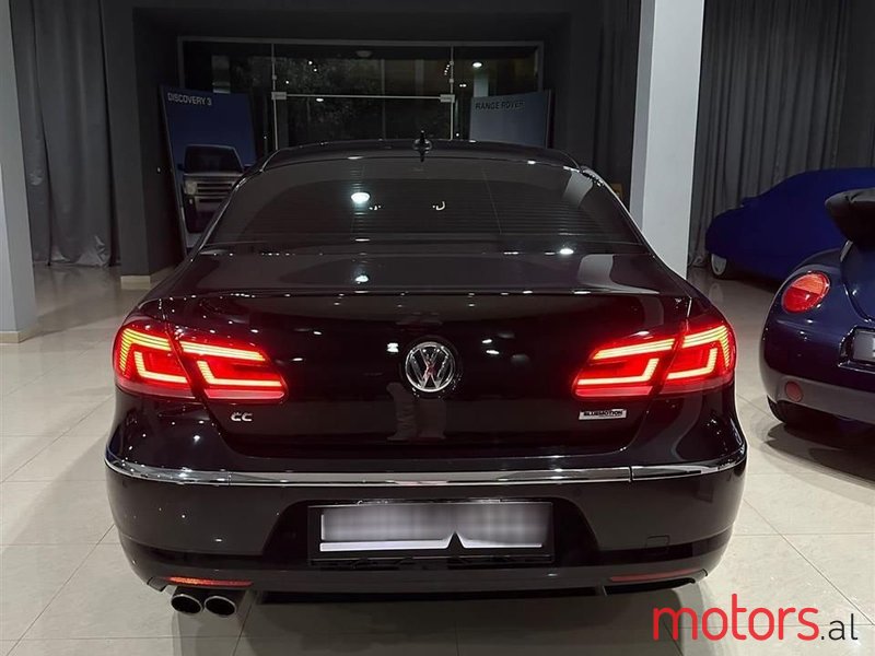 2015' Volkswagen Passat photo #6