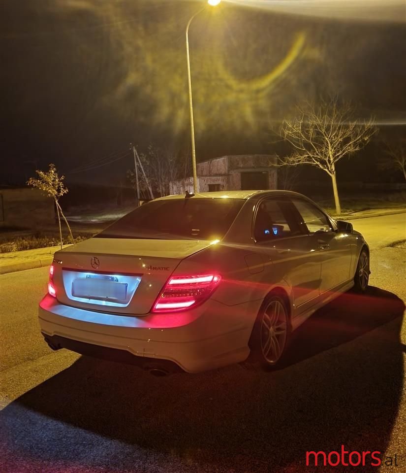 2012' Mercedes-Benz C 300 photo #3