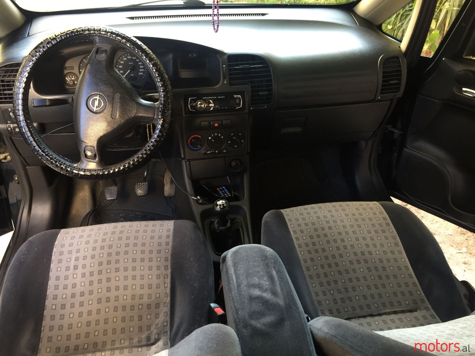 2003' Opel Zafira photo #2