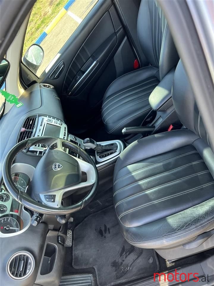 2010' Lancia Delta photo #2