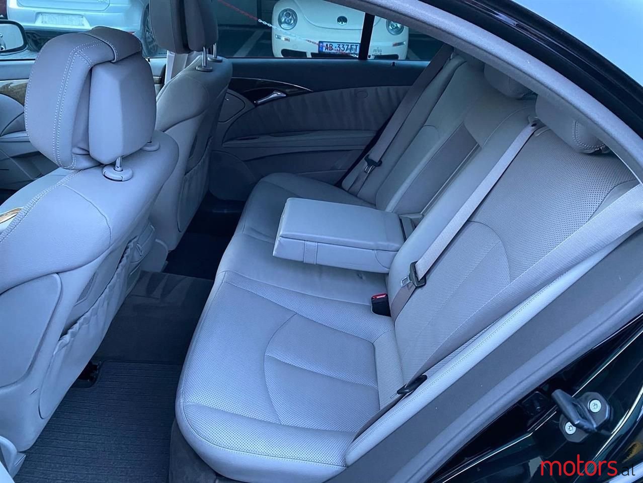 2008' Mercedes-Benz E 320 photo #5