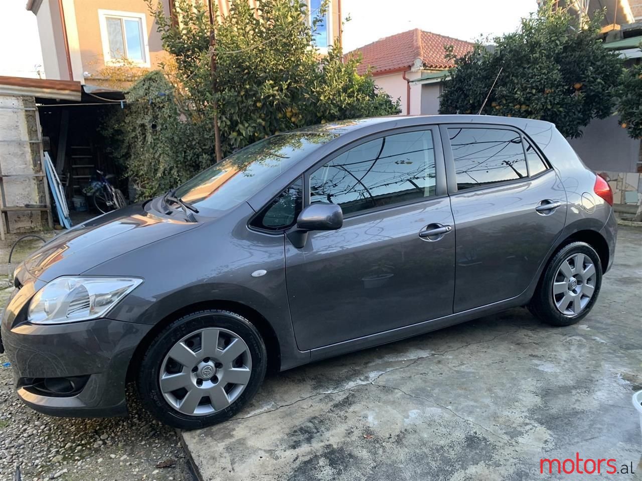 2009' Toyota Auris photo #1