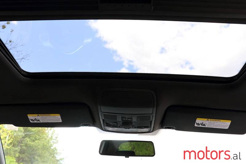 2010' Volkswagen Golf GTI photo #6