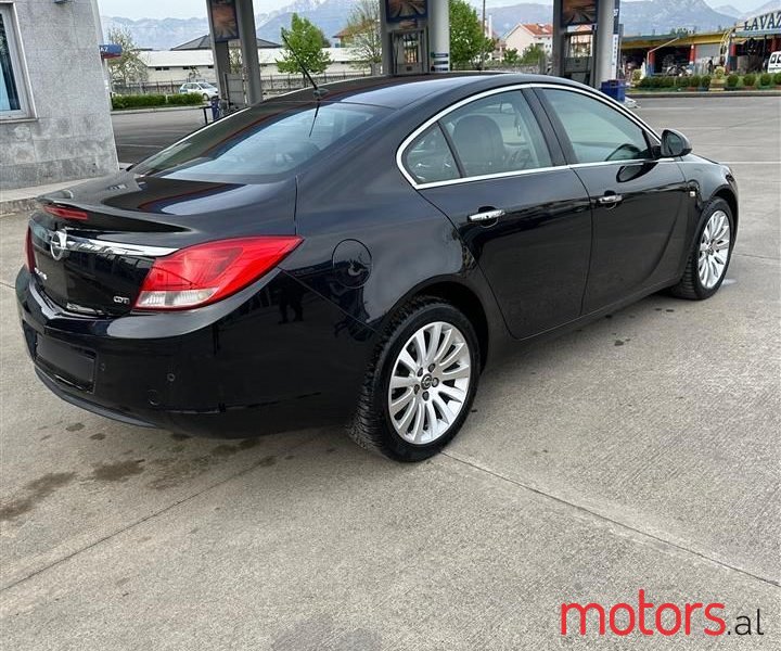 2010' Opel Insignia photo #2