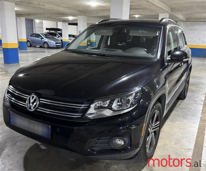 2017' Volkswagen Tiguan photo #1