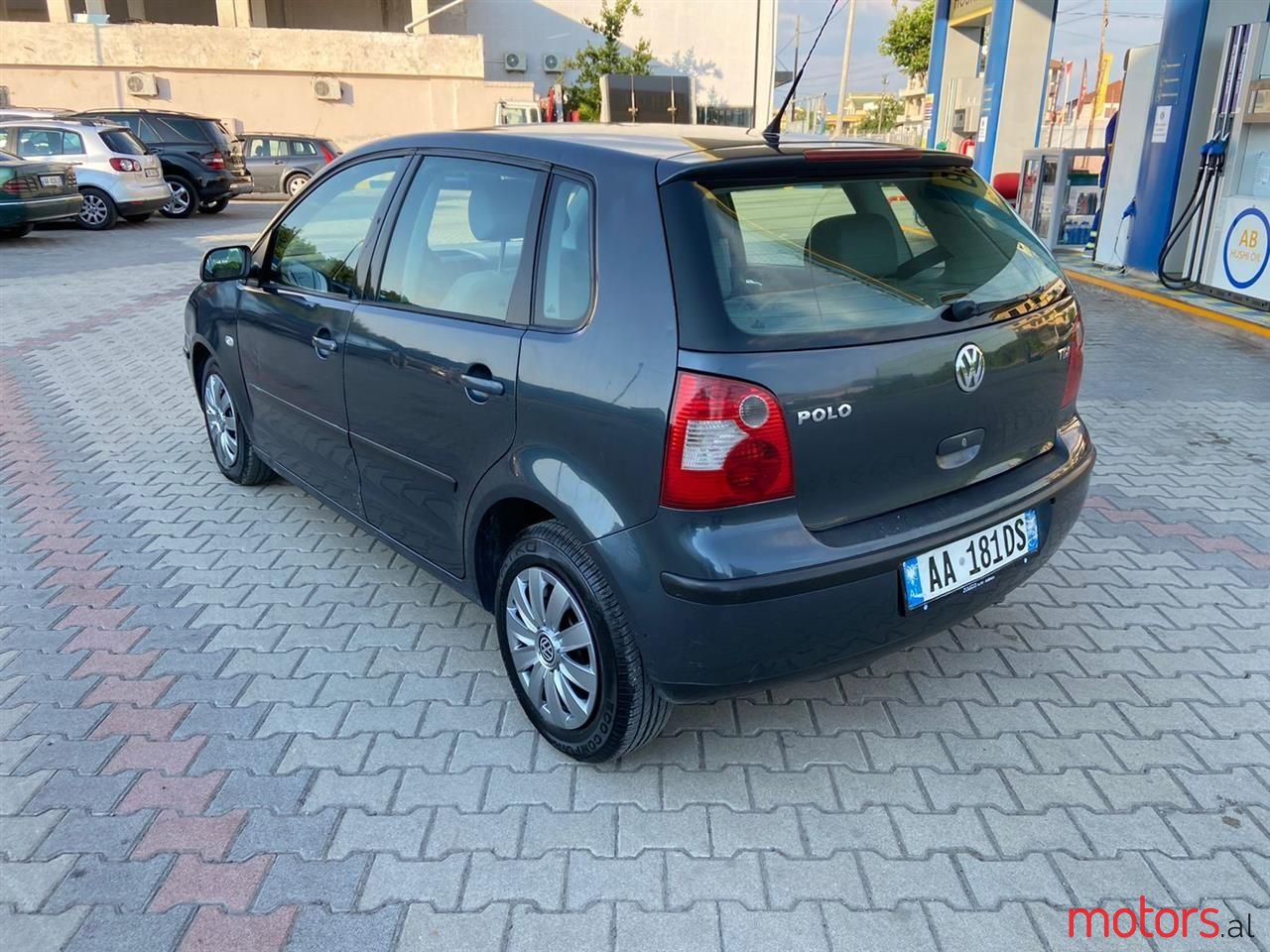 2004' Volkswagen Polo photo #3