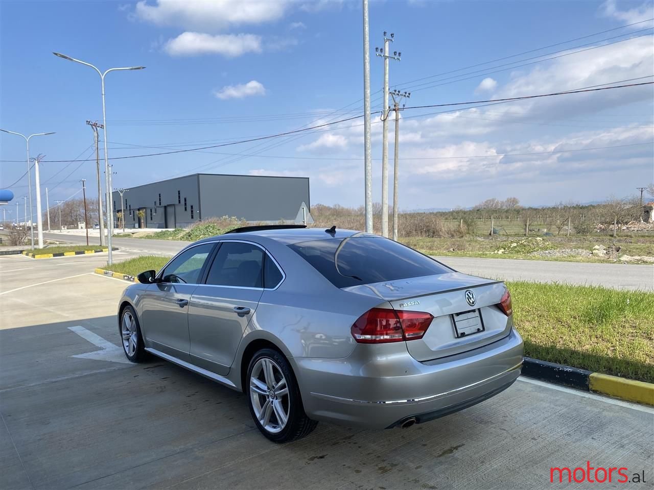 2013' Volkswagen Passat photo #2