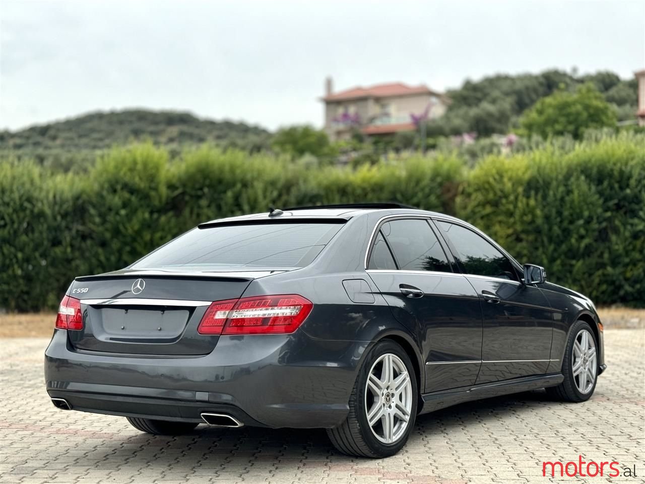 2011' Mercedes-Benz E 55 AMG photo #5