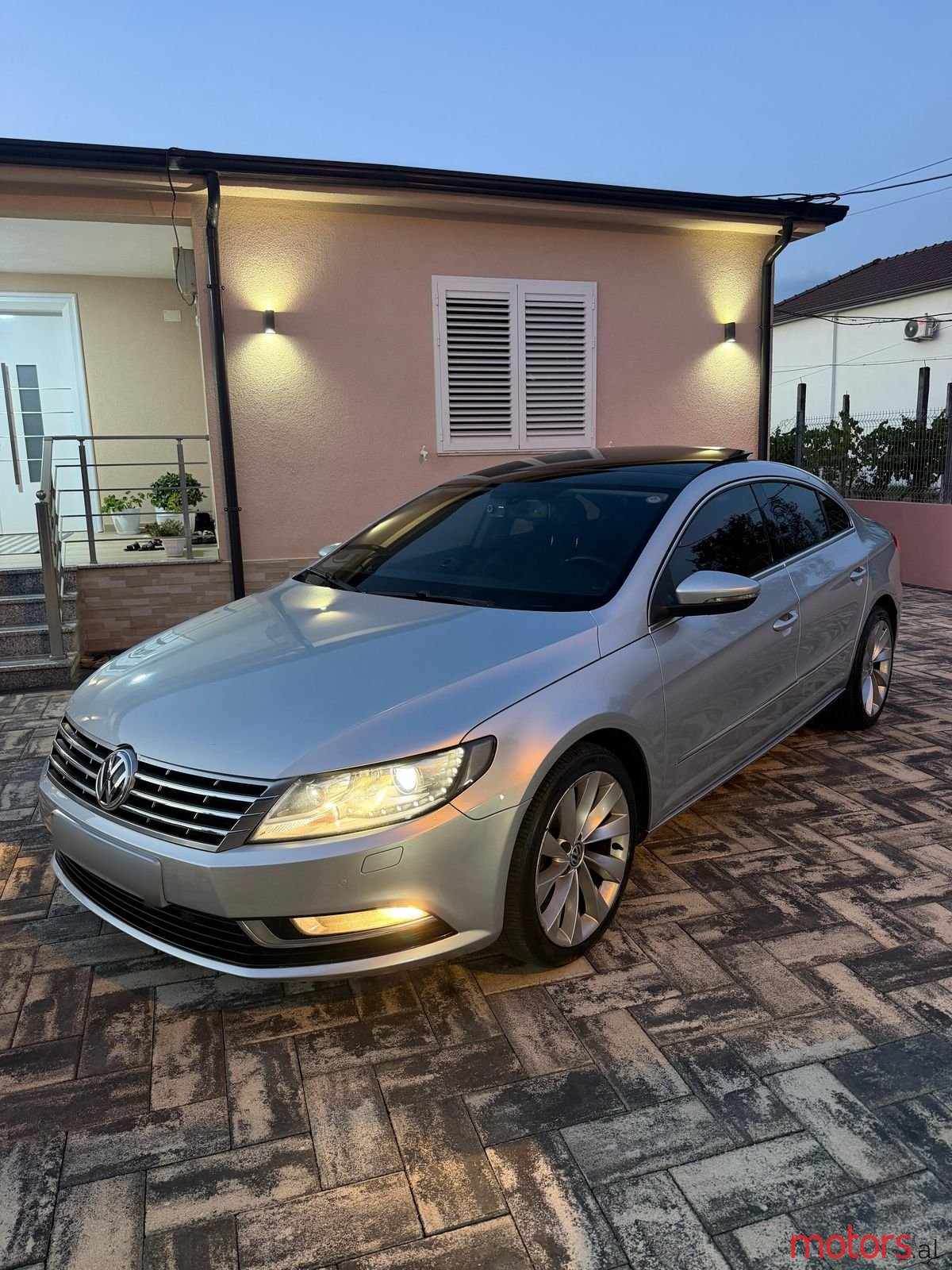 2012' Volkswagen photo #1