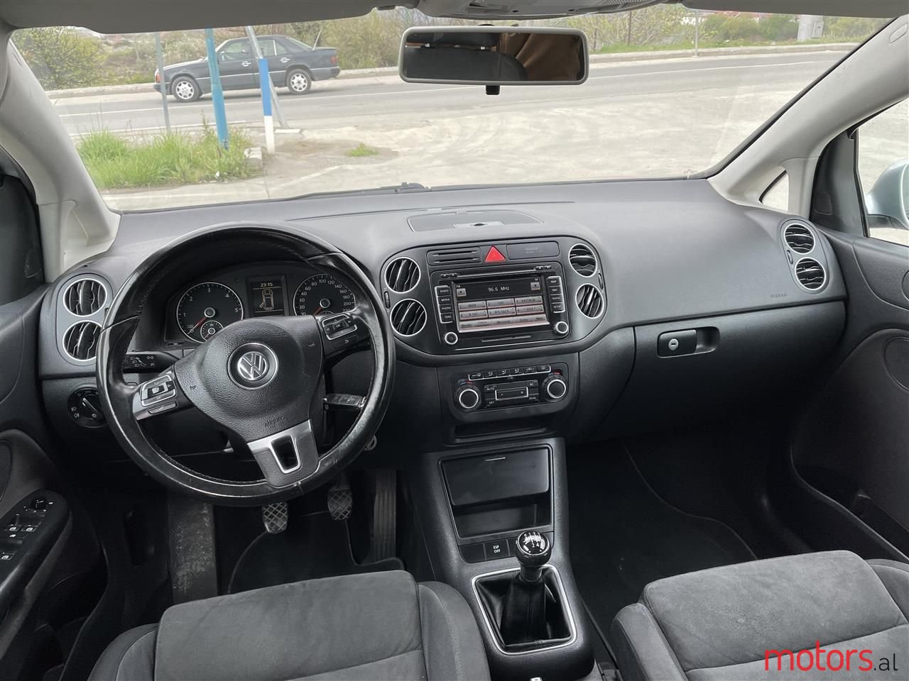 2009' Volkswagen Golf Plus photo #2