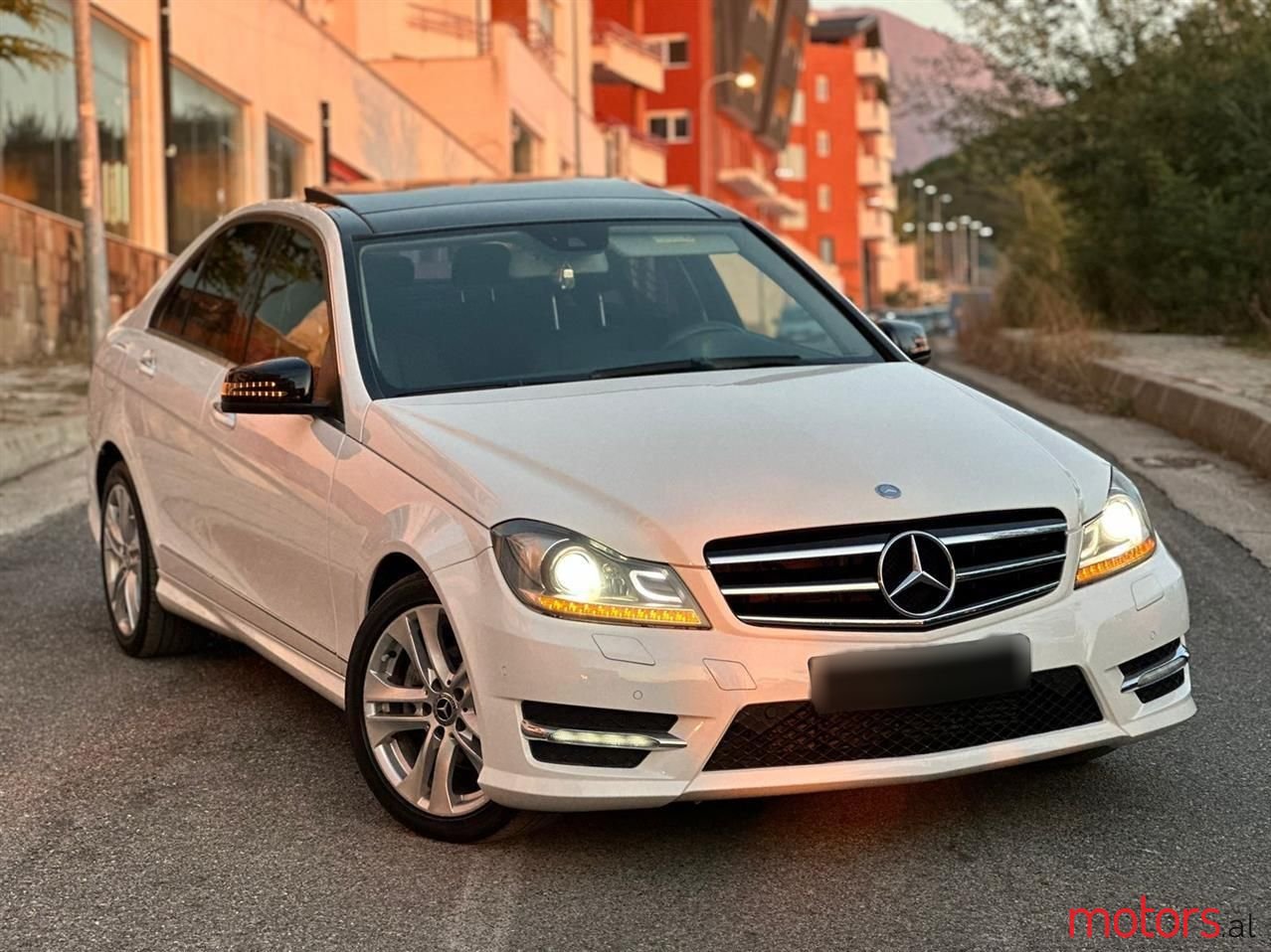 2013' Mercedes-Benz C 220 photo #1