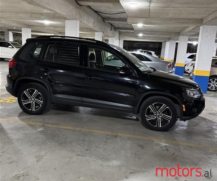2017' Volkswagen Tiguan photo #4