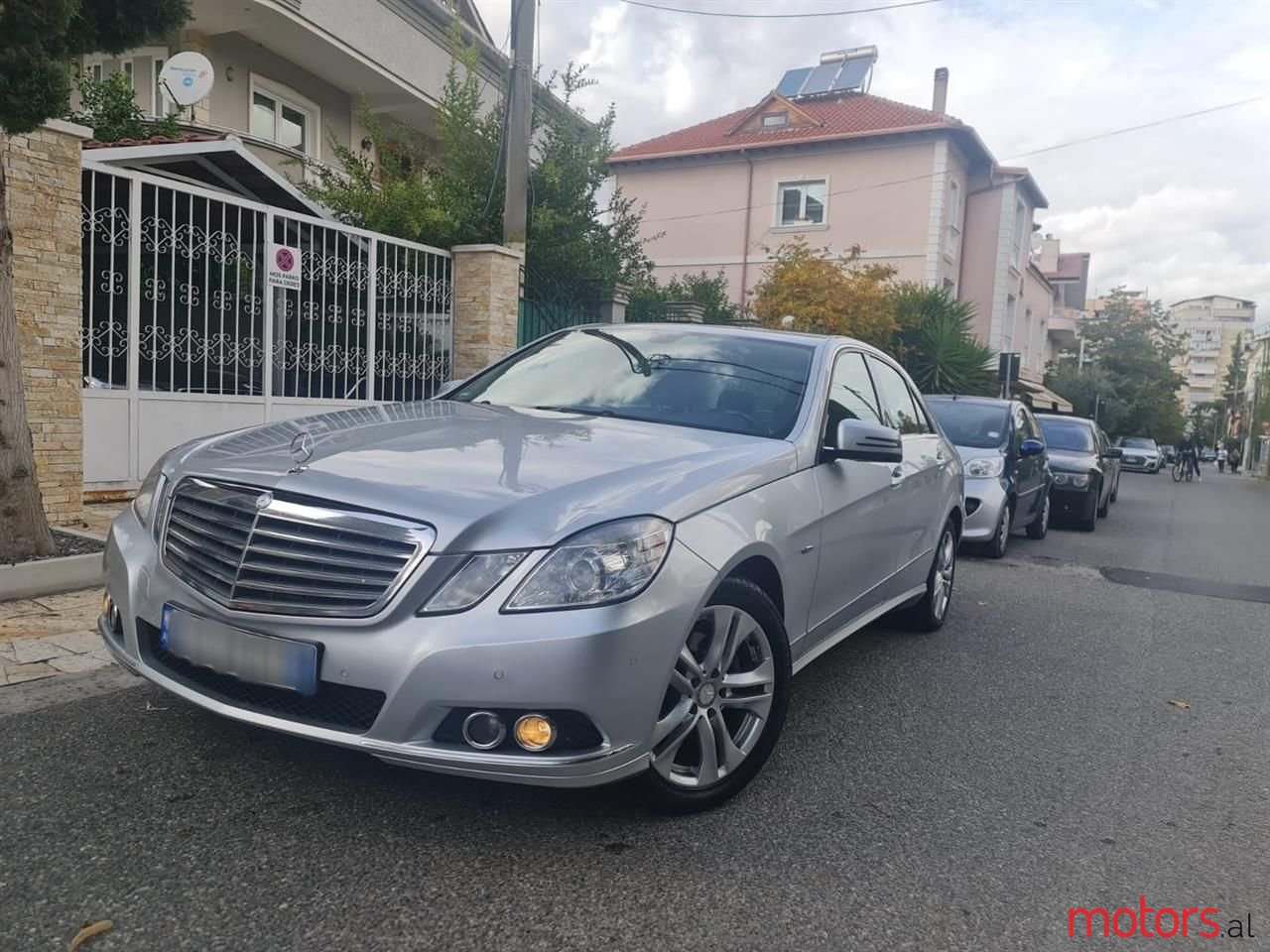 2010' Mercedes-Benz E 220 photo #1