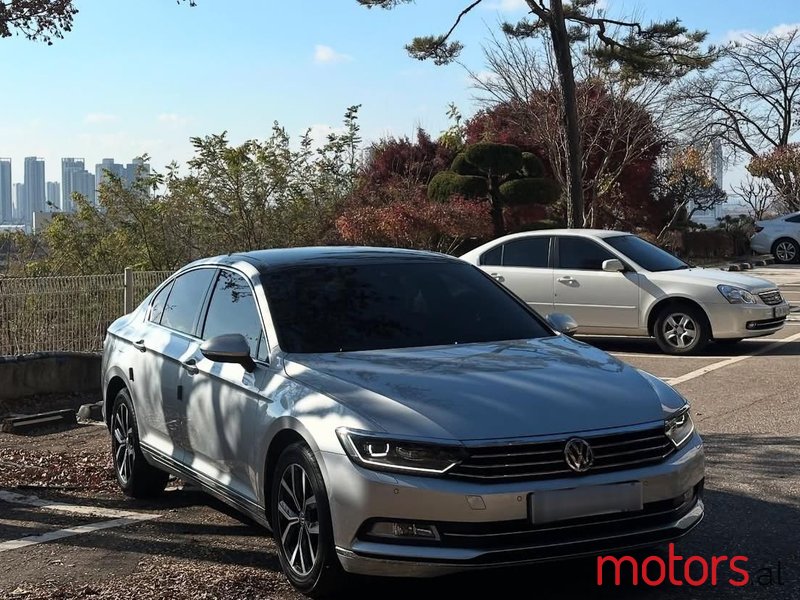 2018' Volkswagen Passat photo #4