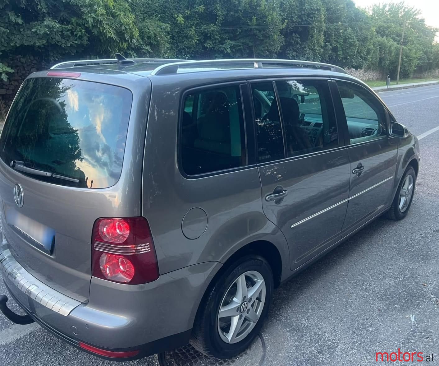 2007' Volkswagen Touran photo #5