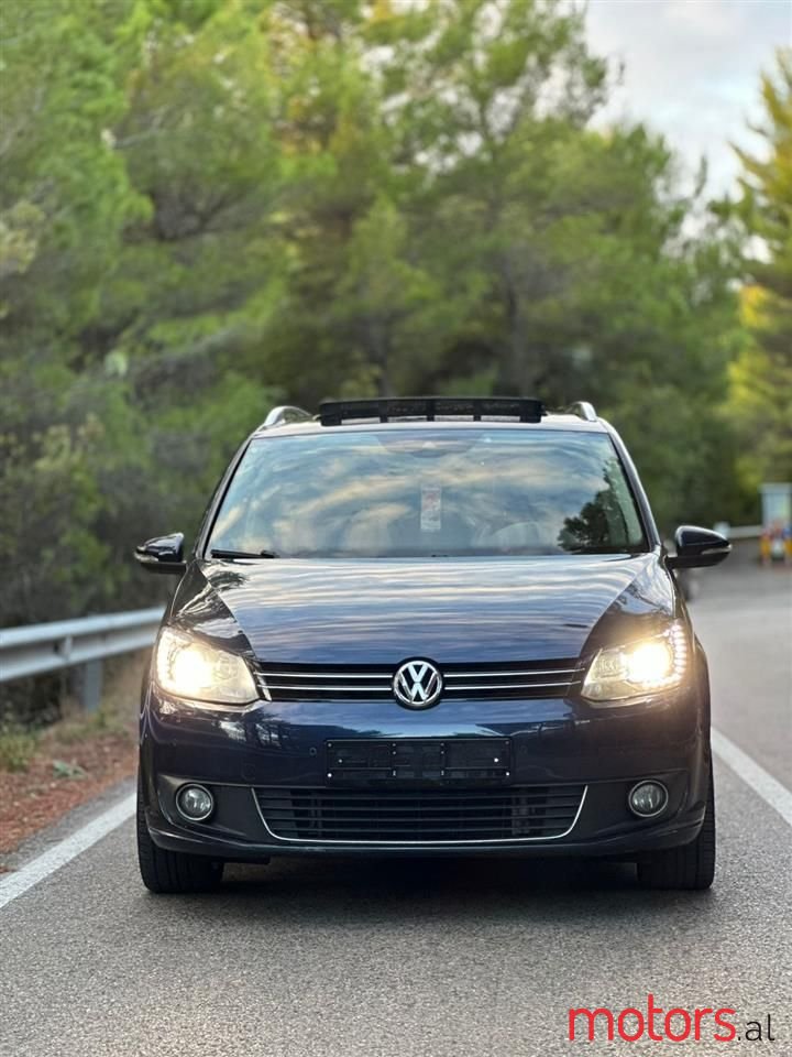 2013' Volkswagen Touran photo #6