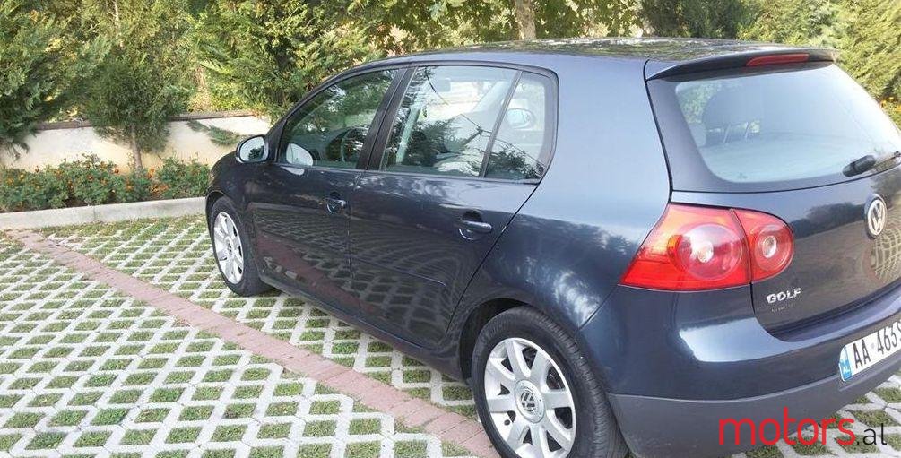 2005' Volkswagen Golf photo #2
