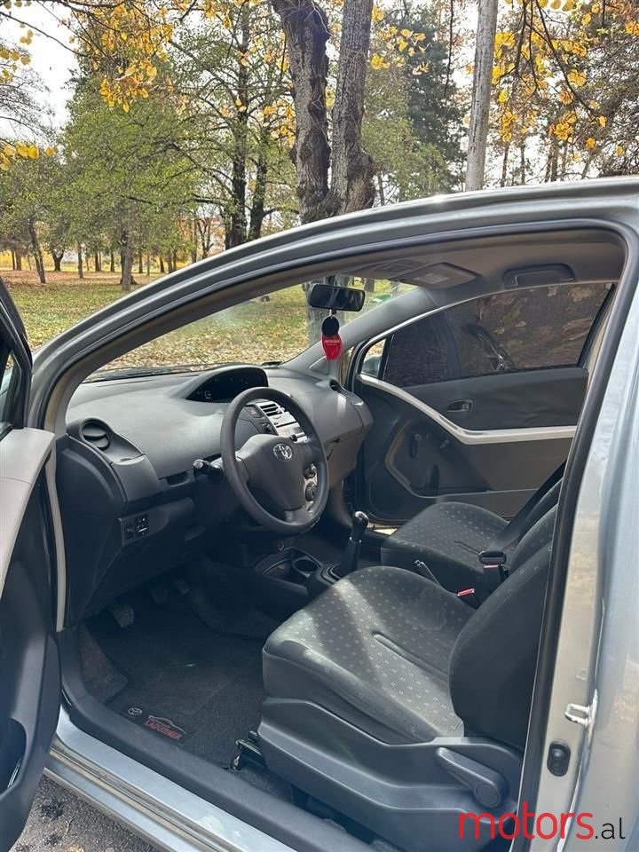 2007' Toyota Yaris photo #4