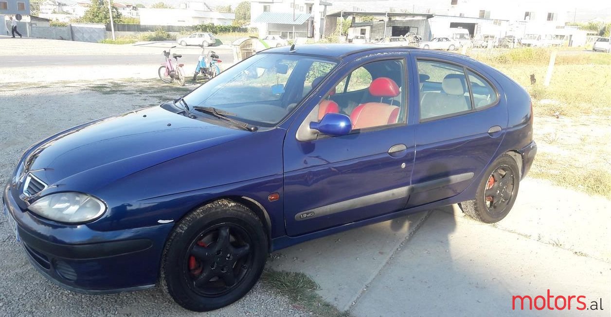 2001' Renault Megane photo #1