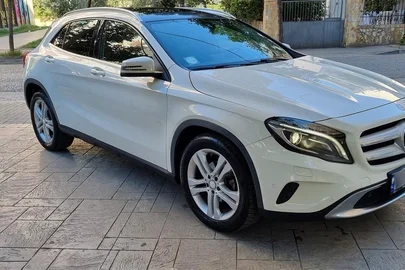 2014' Mercedes-Benz 200