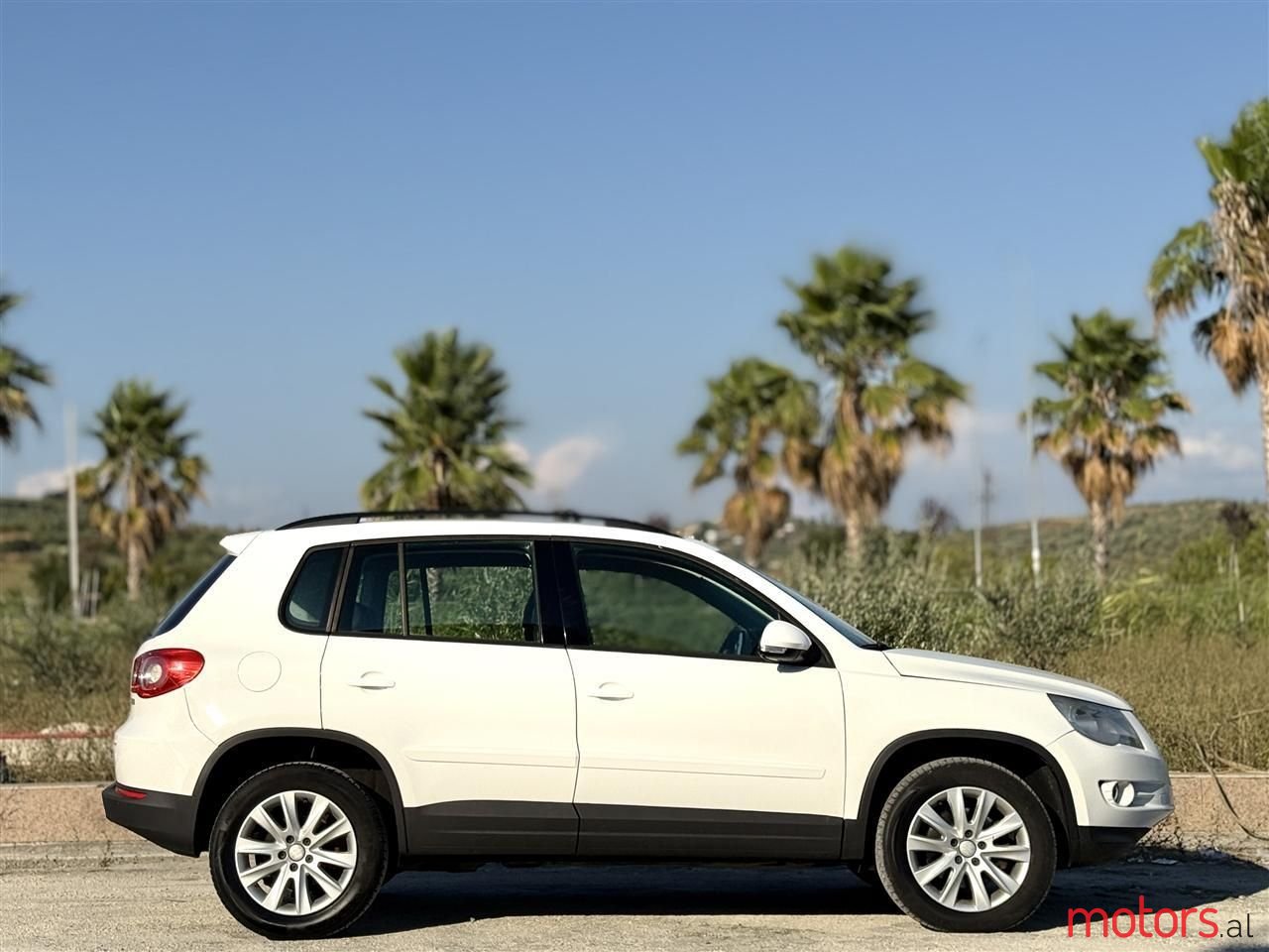 2009' Volkswagen Tiguan photo #5