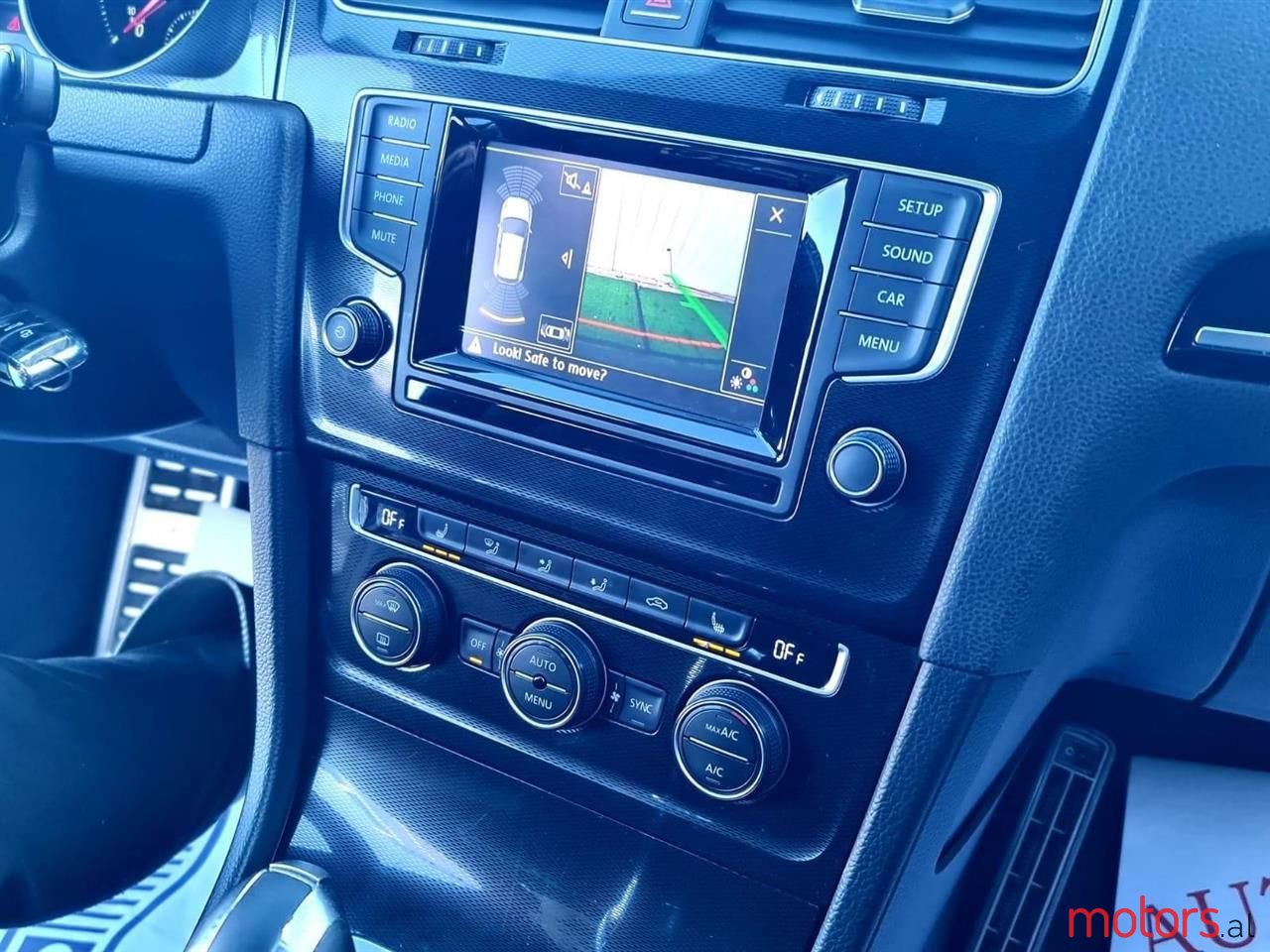 2015' Volkswagen Golf photo #5