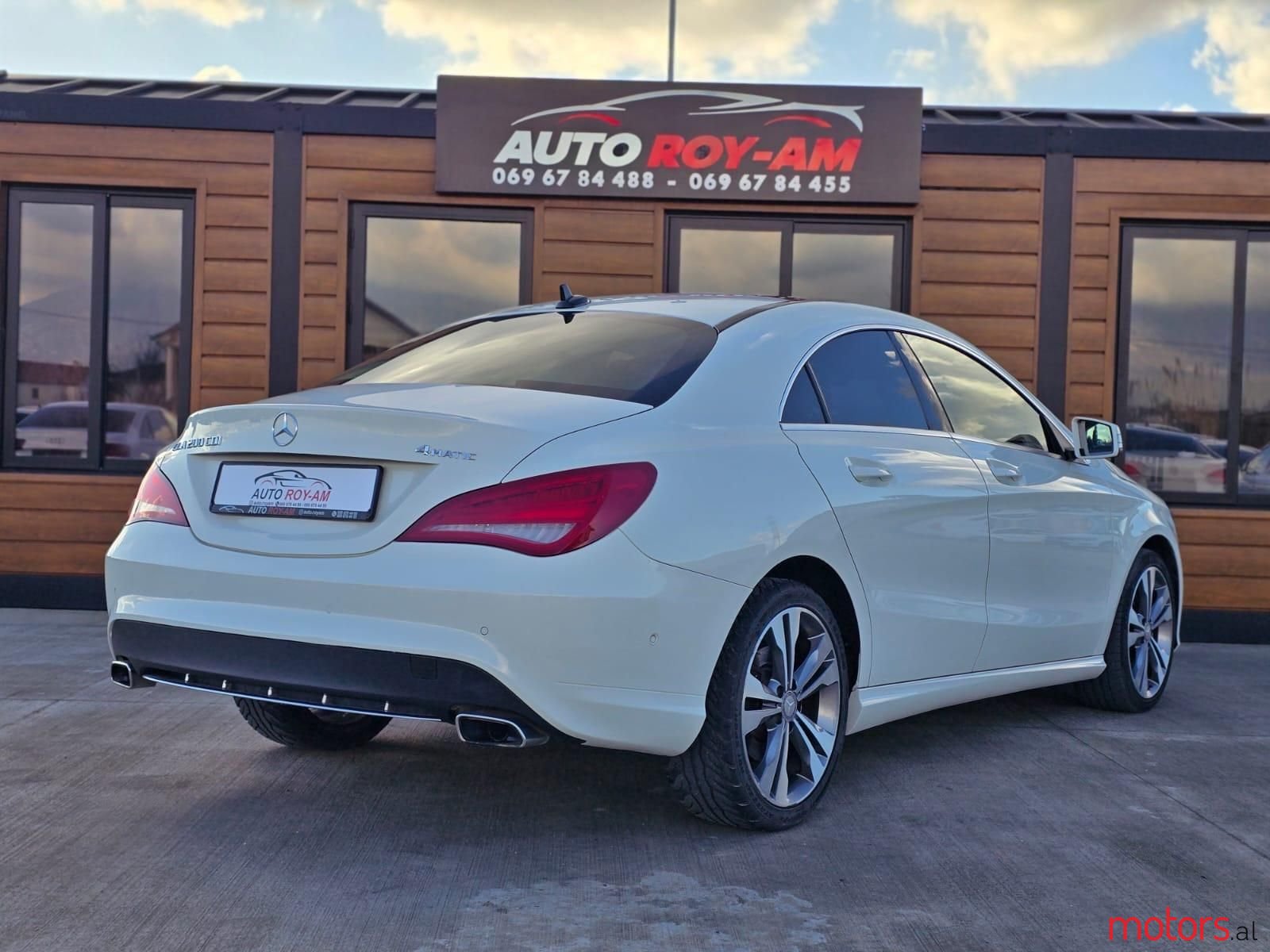 2015' Mercedes-Benz CLA 200 photo #3