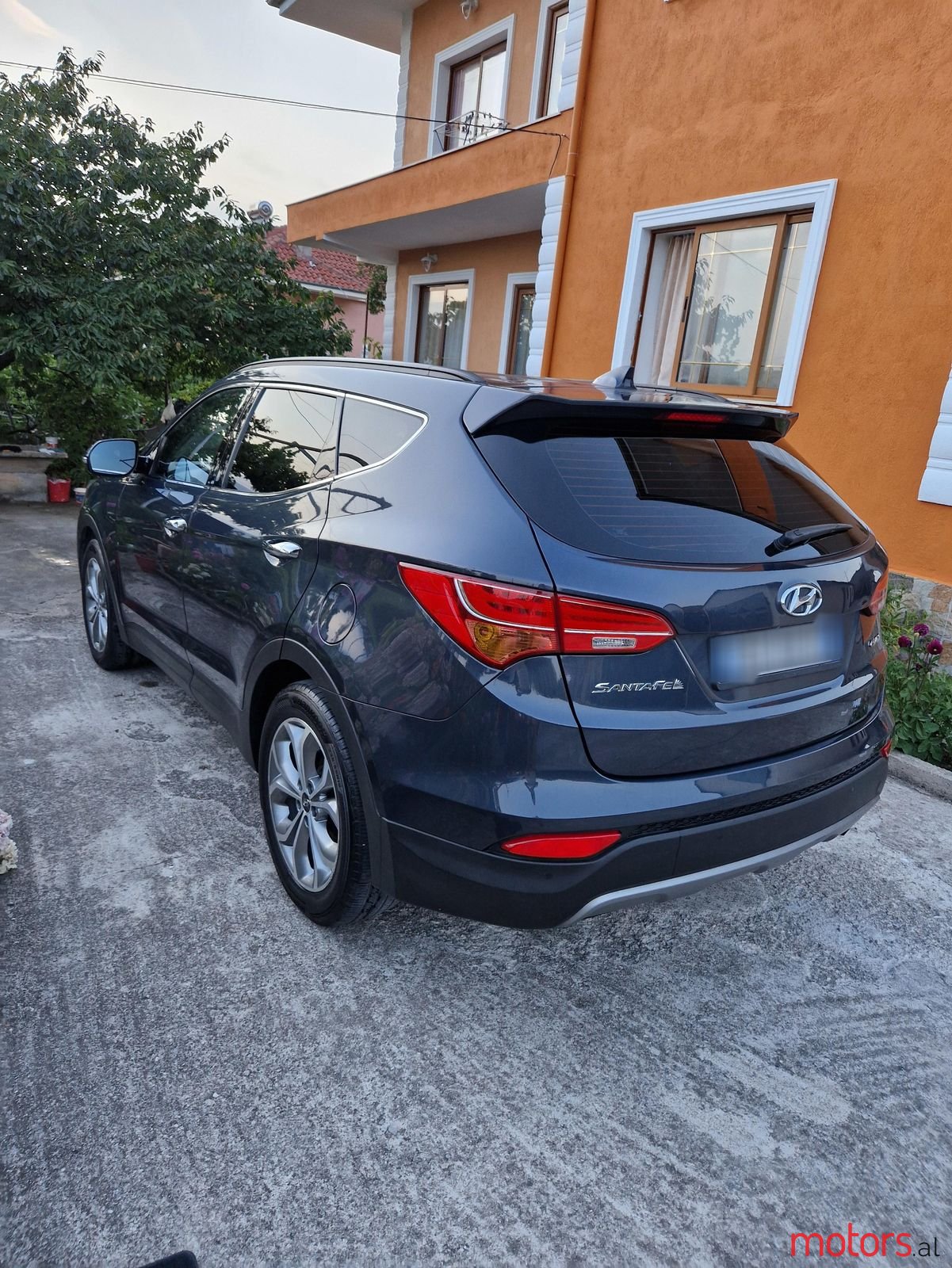 2015' Hyundai Santa Fe photo #4