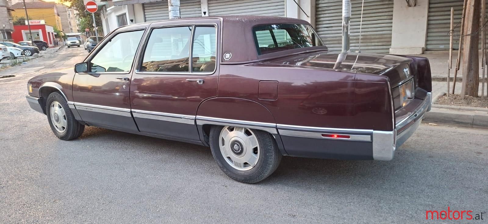 1990' Cadillac Fleetwood photo #5