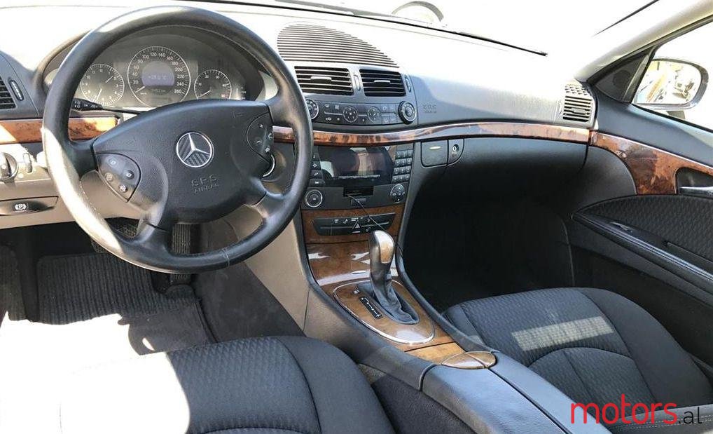 2003' Mercedes-Benz E 270 photo #1